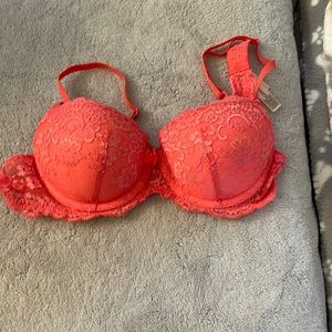 Woman bra size 34A
